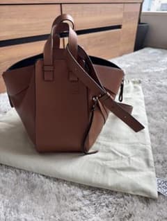【極美品】LOEWE ロエベ ハンモックバッグ スモール タンのサムネイル
