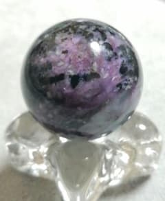 6-27【新品】共生の鉱物がはっきり見えるチャロアイトスフィア - メルカリ