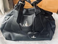 ブラックレザーショルダーバッグのサムネイル
