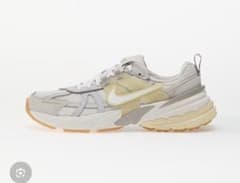 NIKE V2K RUN 25cm PHANTOM/WHITE-LT KHAKI