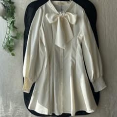 新品未使用　アンミール　リボンブラウス