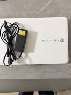 dynabook ホワイト ノートPC 本体 ACアダプター付き ジャンク品？ dynabook ホワイト ノートPC 本体 ACアダプター付き