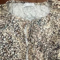 ZARA 140ブラウス ベージュ系のサムネイル