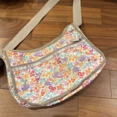一*み様 LeSportsac フラワープリント ショルダーバッグ　クラシックホのサムネイル