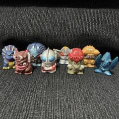 ウルトラマン 怪獣 ミニフィギュア 8体セット - メルカリ