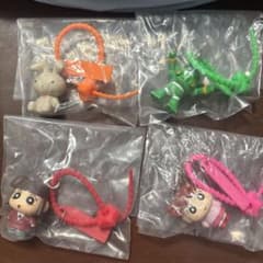 クレヨンしんちゃん カラフルマルチチャーム 4点セットのサムネイル