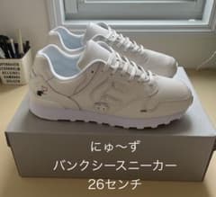 にゅ～ず 『PURE WHITE』 バンクシー スニーカー 26cm - メルカリ
