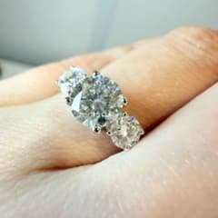 【新品】1.0ct+0.3ct トリニティ モアサナイトリングのサムネイル