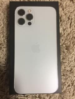 美品 iPhone12pro シルバー 128GB SIMフリーのサムネイル