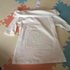 オフショルTシャツ g.uのサムネイル