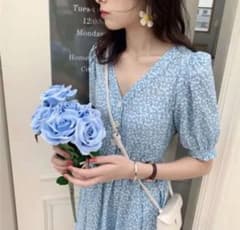 ラスト ❶‼ロングワンピース 花柄ロングスカートのサムネイル