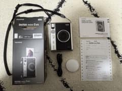 Fujifilm instax mini Evo 本体　フィルム数枚　カバー等のサムネイル