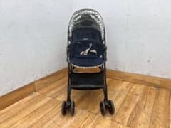 HA467☆極美品☆Combi☆コンビ☆ベビーカー☆軽量☆折り畳み☆ネイビーのサムネイル