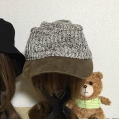 つば付きニットキャップのサムネイル