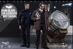 ホットトイズ ジョン・ブレイク＆ジム・ゴードン市警本部長（２体セット） ホットトイズ ジョン・ブレイク＆ジム・ゴードン市警本部長（2体