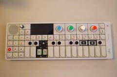 Teenage Engineering OP-1 シンセサイザーのサムネイル