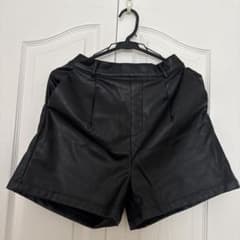 フェイクレザー ショートパンツ ブラックのサムネイル