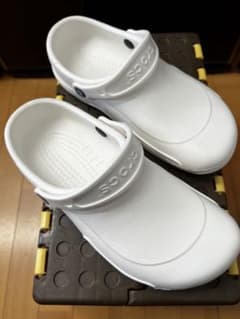 白  ナース 介護 医療 crocsサンダル  24cmのサムネイル
