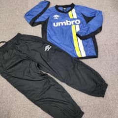 アンブロ　UMBRO　ピステ　上下セット 140 　サッカー青＆ 黒　オマケありのサムネイル