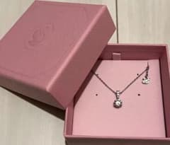 【美品】SWAROVSKI stillaペンダント　クリスタル　ネックレスのサムネイル