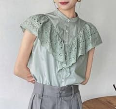 専用　フリル ノースリーブ　シャツのサムネイル