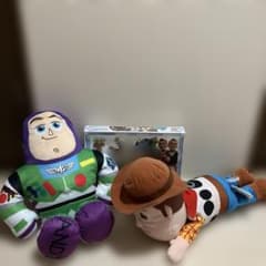 トイストーリー　ウッディ寝そべり＆バズ ぬいぐるみ ＆1000ピースパズル
