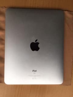 iPad  16GB   初代  WiFiモデルのサムネイル