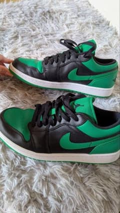 Nike ブラック/グリーン ローカットスニーカー エアジョーダン1 ローのサムネイル