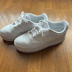 NIKE COURT VISION 厚底 スニーカー ホワイト 25cm US8のサムネイル