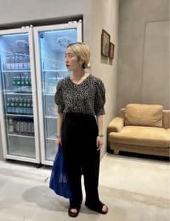 Rii様専用　カスタネ 花柄ブラウスのサムネイル