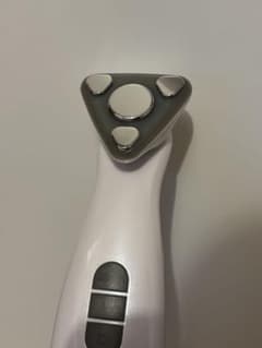 美顔器 三角形ヘッド 充電器付き シーズラボ - メルカリ