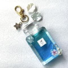 シャカシャカキーホルダー　ブルージャム瓶シェイカー No.473 香水瓶 海 シャカシャカキーホルダー シェイカー レジン - メルカリ