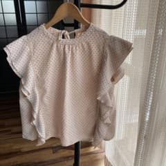 フリル　ドット　甘めトップスのサムネイル