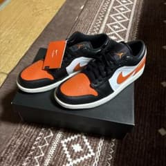 NIKE AIR JORDAN 1 LOWのサムネイル