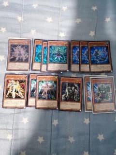 お正月限定値下げ！　遊戯王　強欲で金満な壺付き　オルターガイストデッキパーツのサムネイル