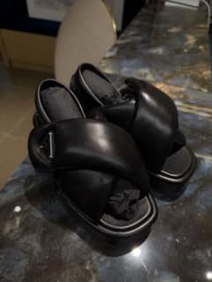 ICチップ内蔵プラダ サンダル ソフトパテッドナッパレザー 三角