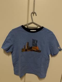 Com9uRe. 半袖Tシャツ 1956プリントのサムネイル