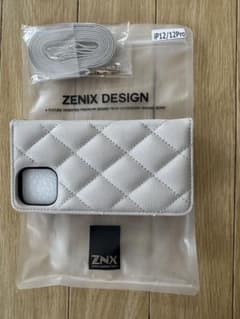 ZENIX iPhone 12 レザーケース キルティング美品のサムネイル