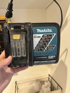 Makita DC18RC バッテリー充電器のサムネイル