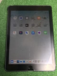 iPad 第6世代　wifi 即使用可能 完動品のサムネイル