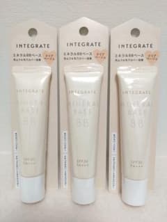 新品・未使用品 インテグレートミネラルBB ベース クリアベージュ 3本のサムネイル