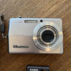 美品！CASIO EXILIM EX-Z500 5.0MP 本体と付属品 エモい - メルカリ