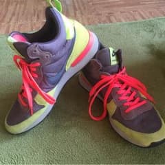 NIKE スニーカーのサムネイル