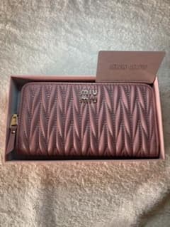 新品 MIU MIU キルティング長財布 ピンク - メルカリ