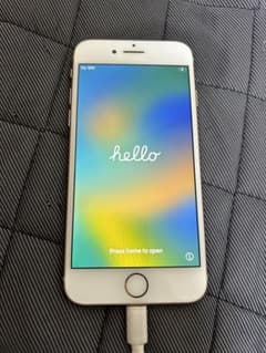 【ほぼ傷なし】Apple iPhone 8 ゴールド 本体のサムネイル