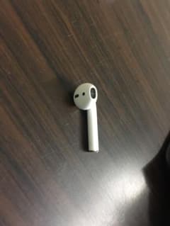 AirPods 左耳+充電ケースのサムネイル