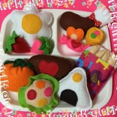 フェルト(◍⁃͈ᴗ•͈)४४४♡*お子様プレートのサムネイル