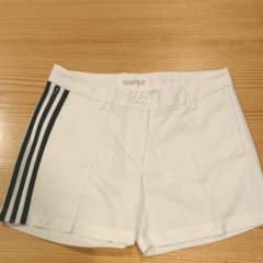 adidasのショートパンツのサムネイル