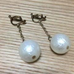 パールのイヤリングのサムネイル