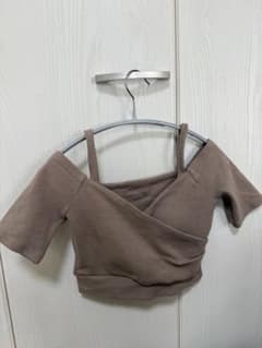 新品　GYDA ハーフスリーブカシュクールトップスのサムネイル